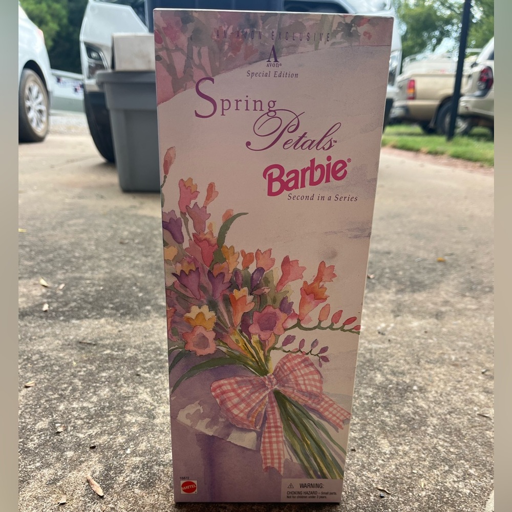 Avon Exclusive Special Edition Spring Petals Barbie.